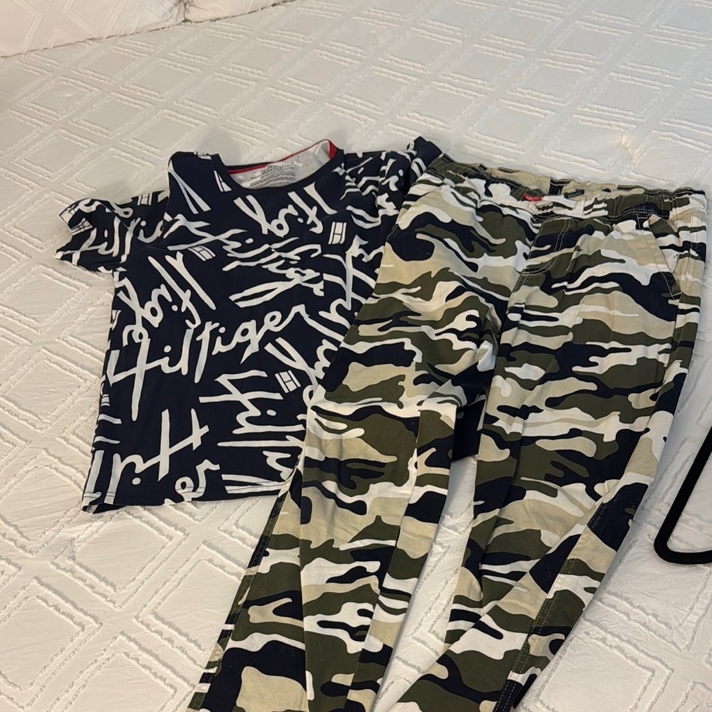 Black and White Short Sleeve Tees